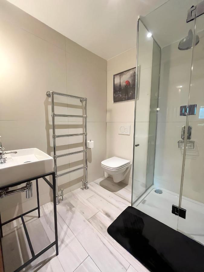Kensington Luxury Apartments Лондон Екстер'єр фото